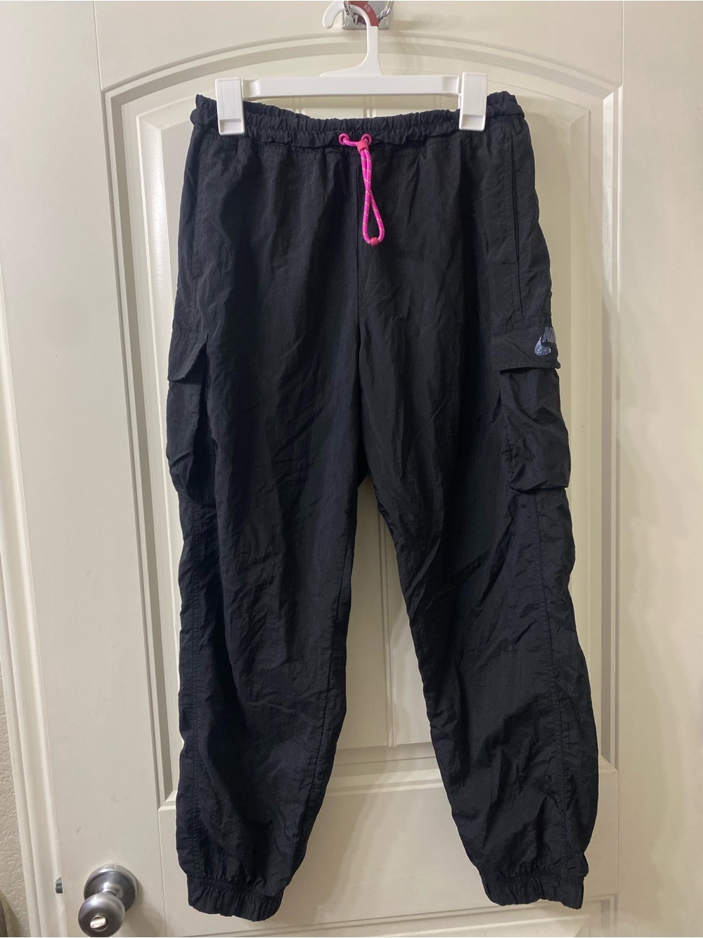 Nike Women’s Black Cargo Activewear Pants M Drawstring Elastic Waist Lightweight
